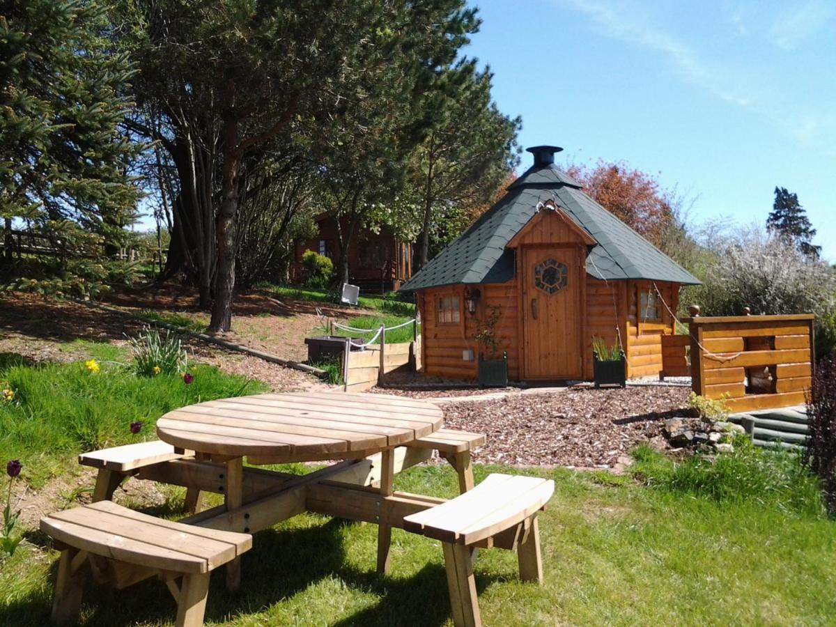 Tudor Lodge With Pool & Bbq Cabin 利斯卡德 外观 照片