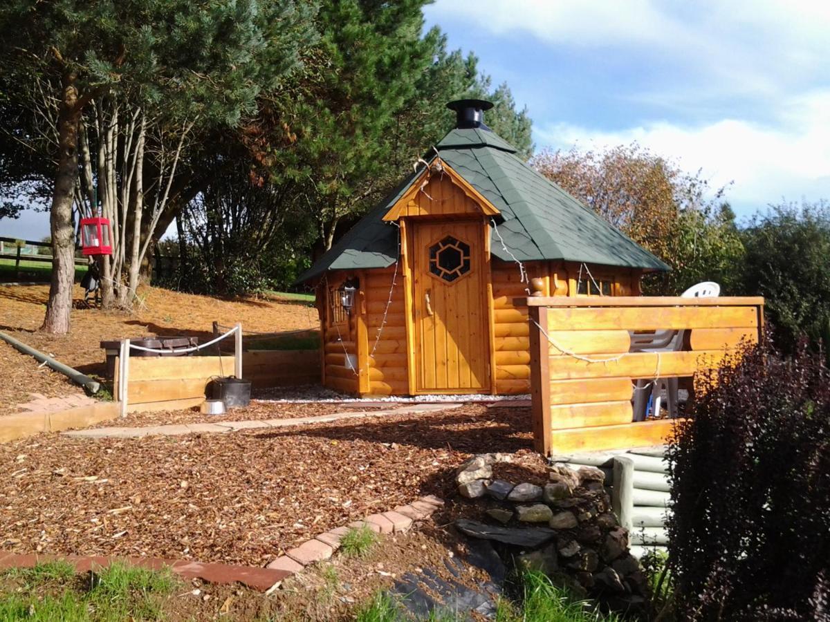 Tudor Lodge With Pool & Bbq Cabin 利斯卡德 外观 照片