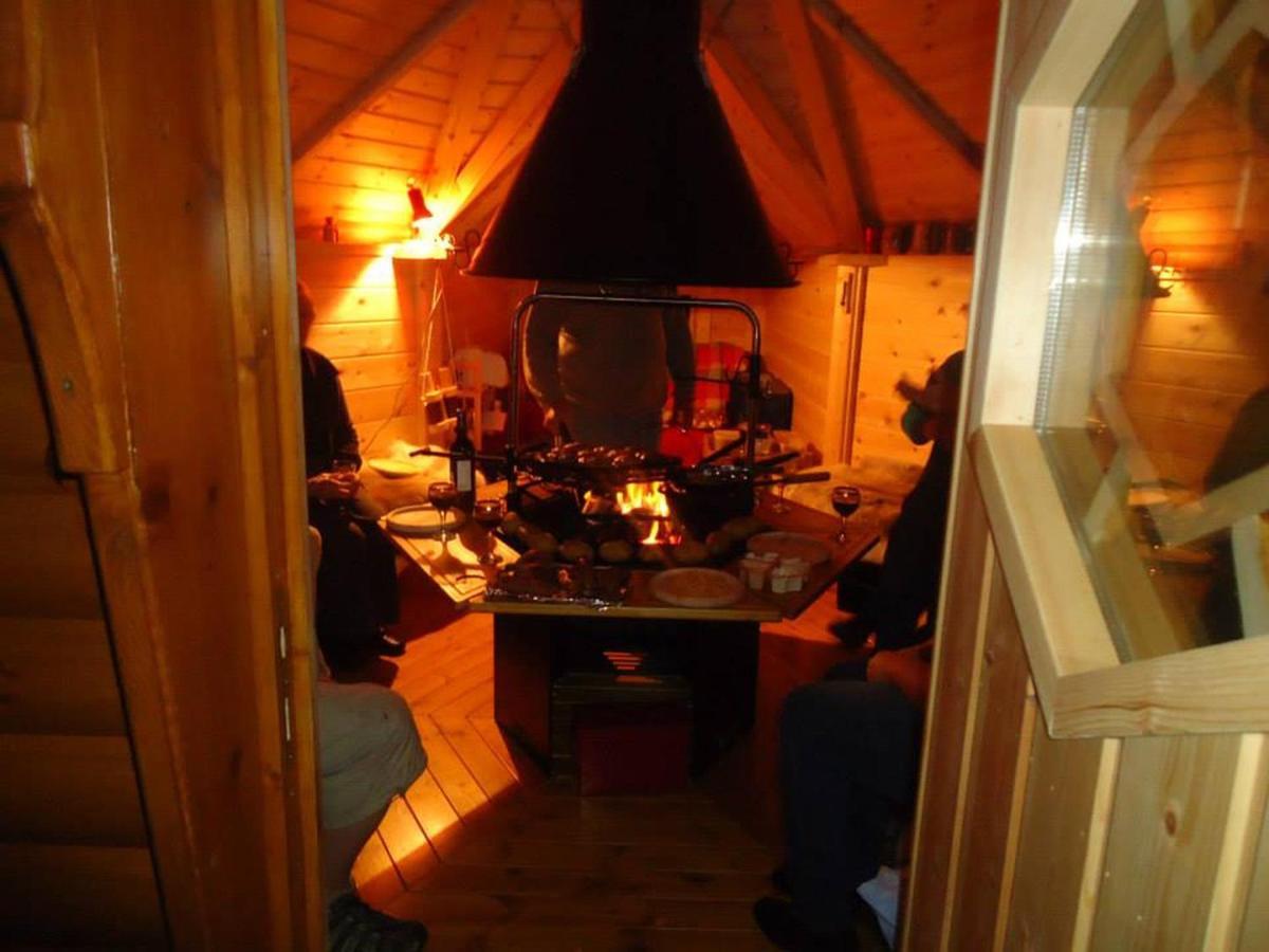 Tudor Lodge With Pool & Bbq Cabin 利斯卡德 外观 照片