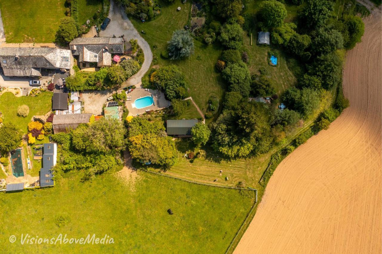 Tudor Lodge With Pool & Bbq Cabin 利斯卡德 外观 照片