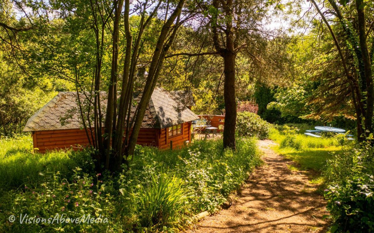 Tudor Lodge With Pool & Bbq Cabin 利斯卡德 外观 照片
