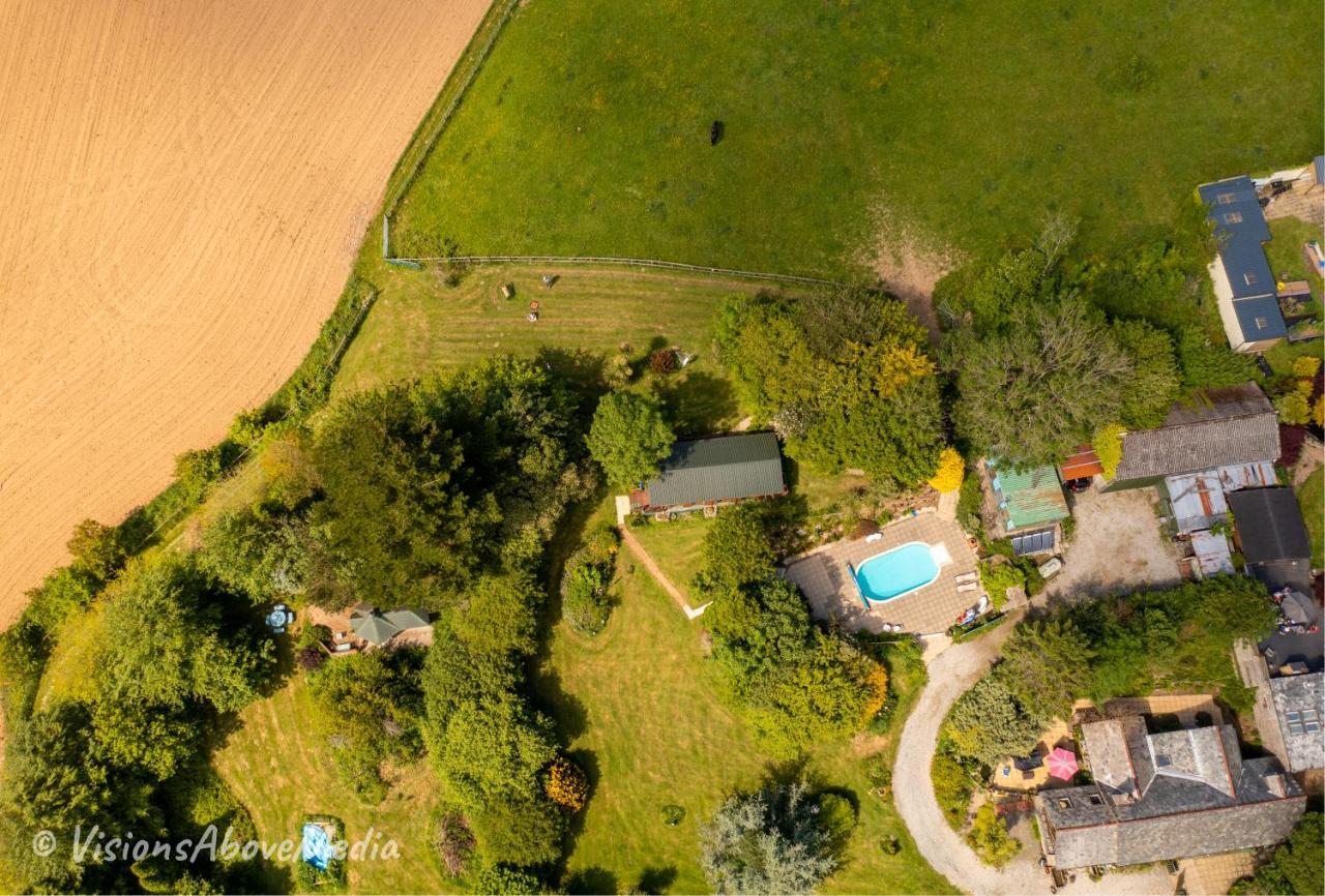 Tudor Lodge With Pool & Bbq Cabin 利斯卡德 外观 照片