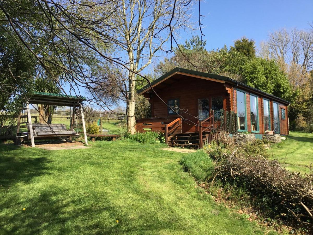 Tudor Lodge With Pool & Bbq Cabin 利斯卡德 外观 照片