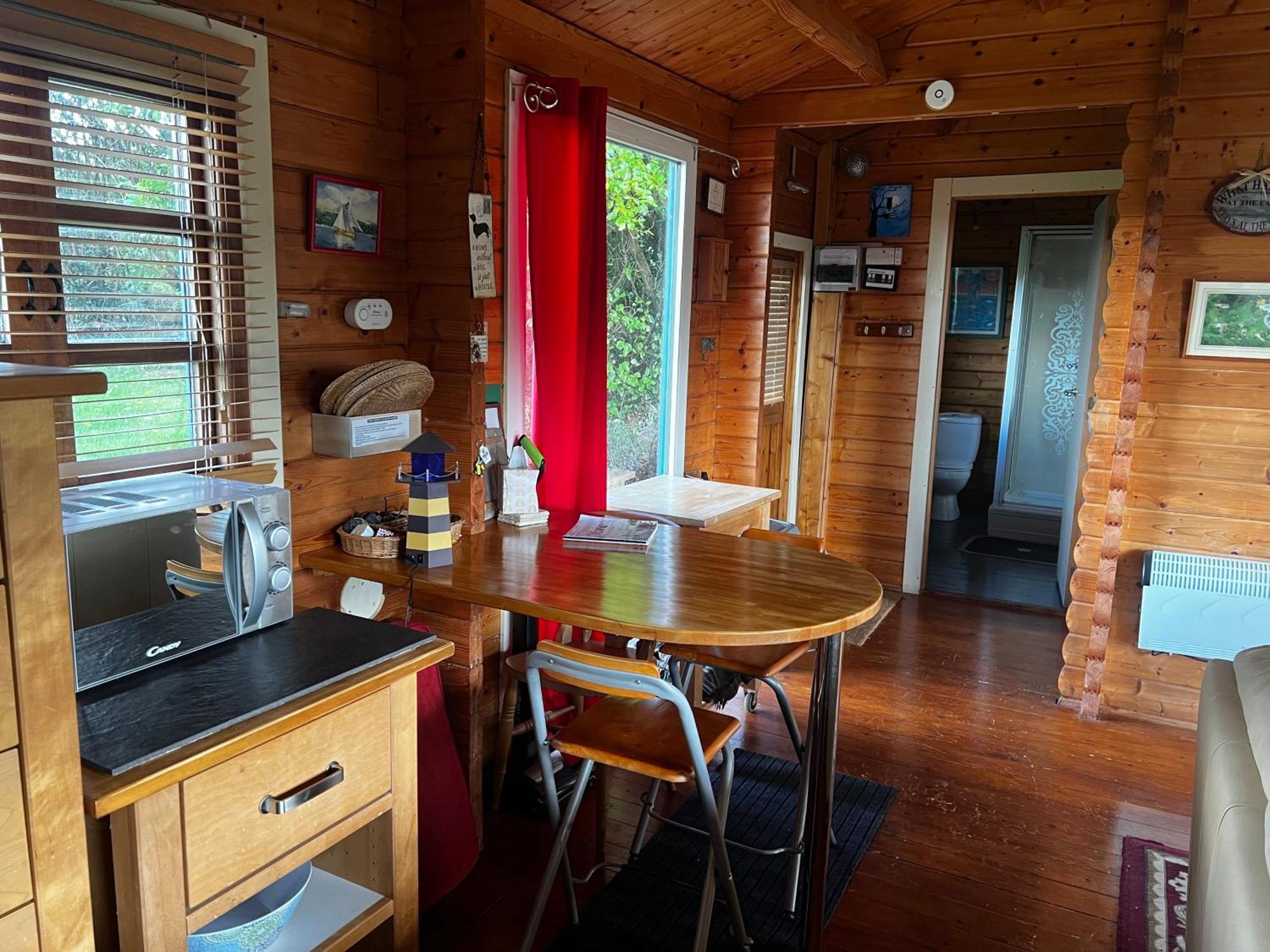 Tudor Lodge With Pool & Bbq Cabin 利斯卡德 外观 照片